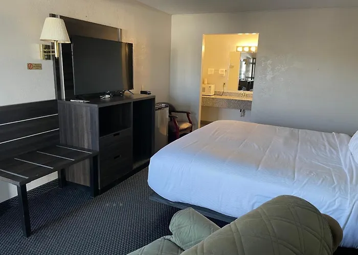 Landmark Inn