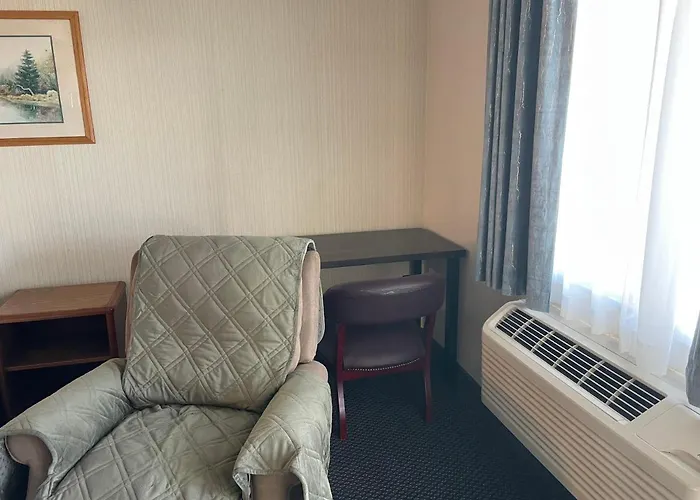 Landmark Inn