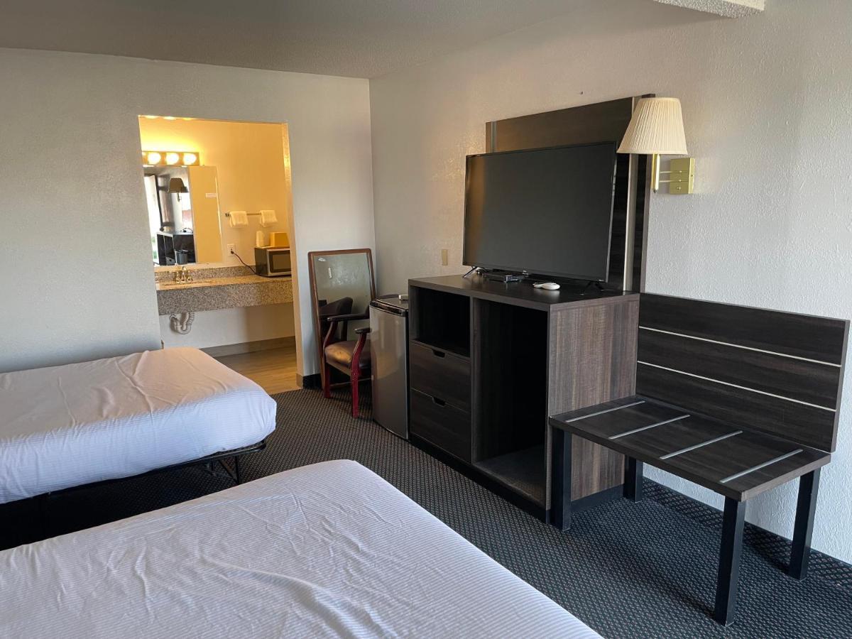 Landmark Motel 2*